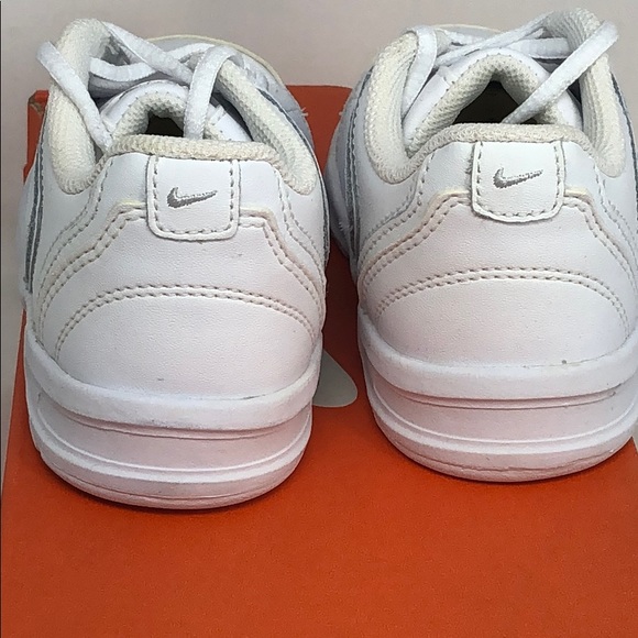 Nike Little VXT III TD White Athletic Shoes - Picture 3 of 7